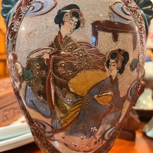 Early 20th Century Japanese Earthenware Moriage Vase - Picture 3 of 3